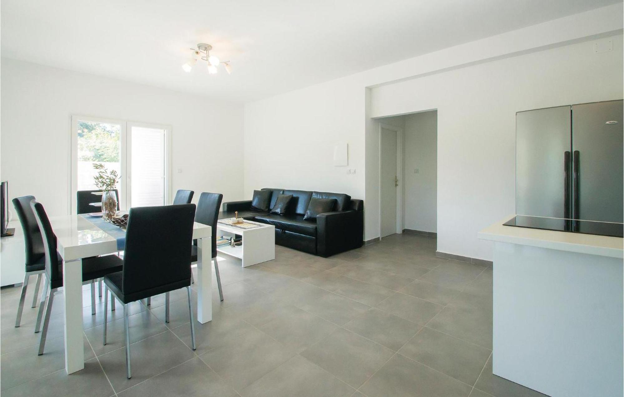 Stunning Apartment In Grscica With Kitchen Prizba Bagian luar foto
